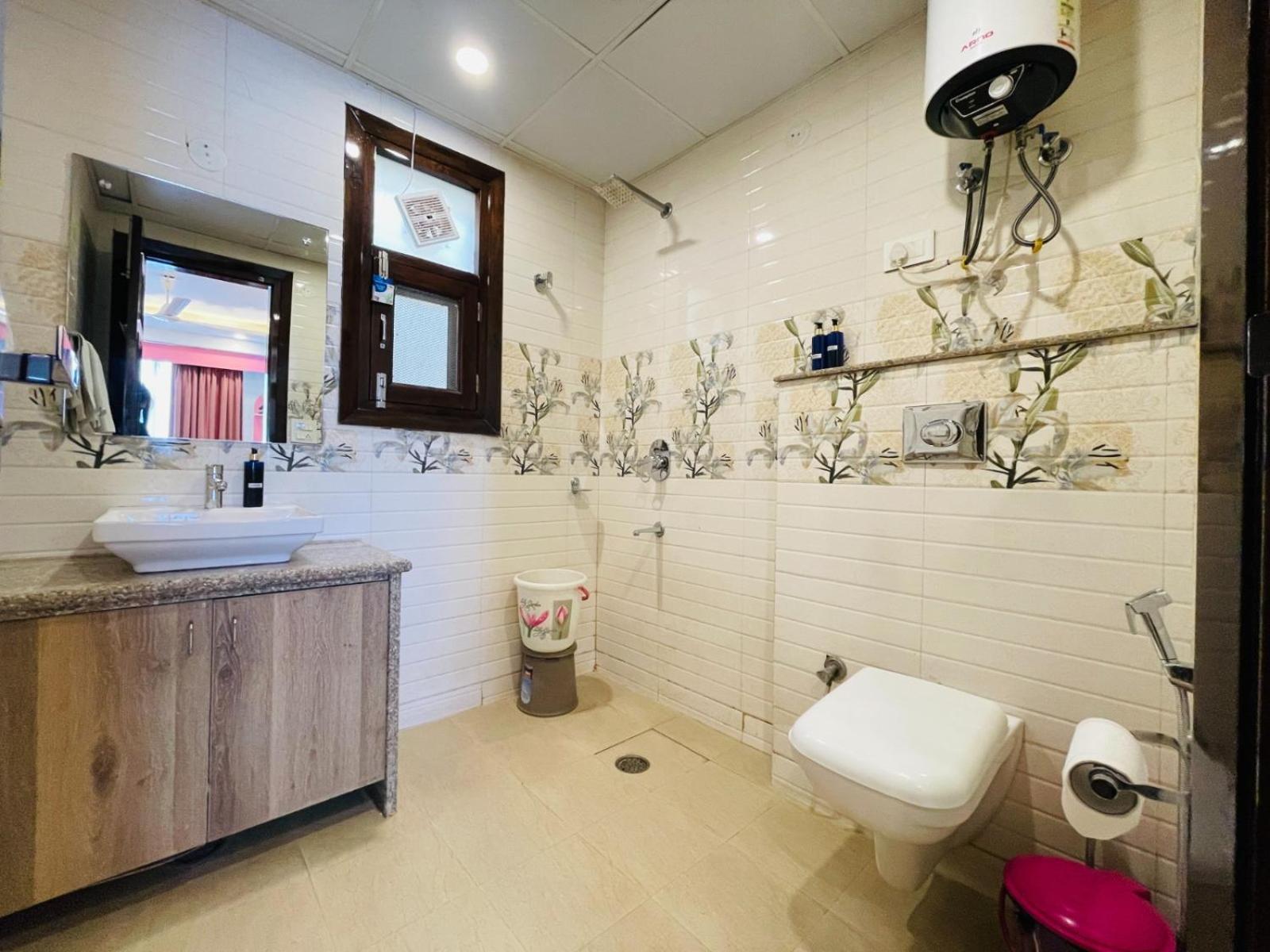 Bedchambers Serviced Apartments, Sector 38 Gurgaon Esterno foto